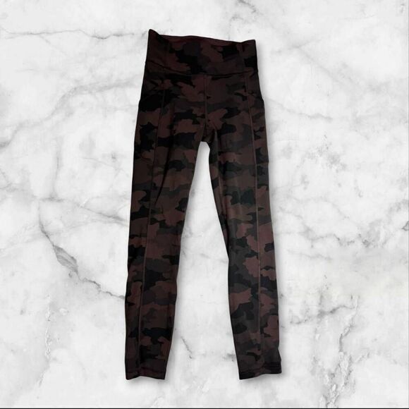Lululemon Size 4 Fast & Free Camo 25" - Picture 1 of 2
